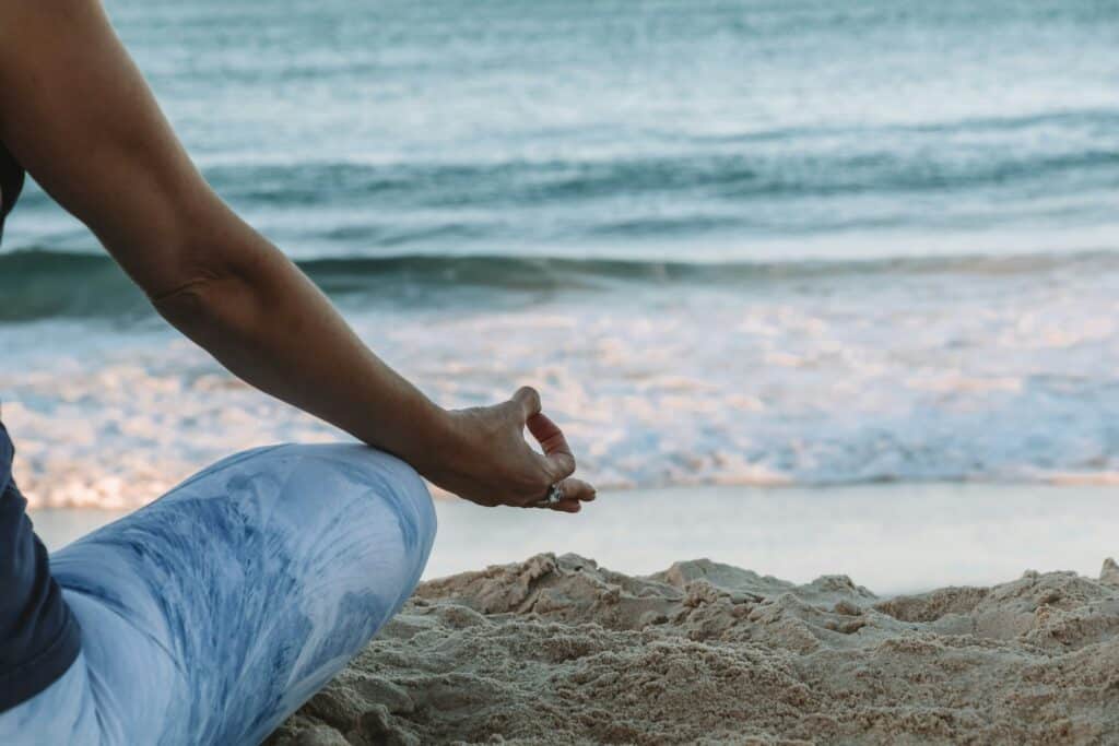 meditação praia