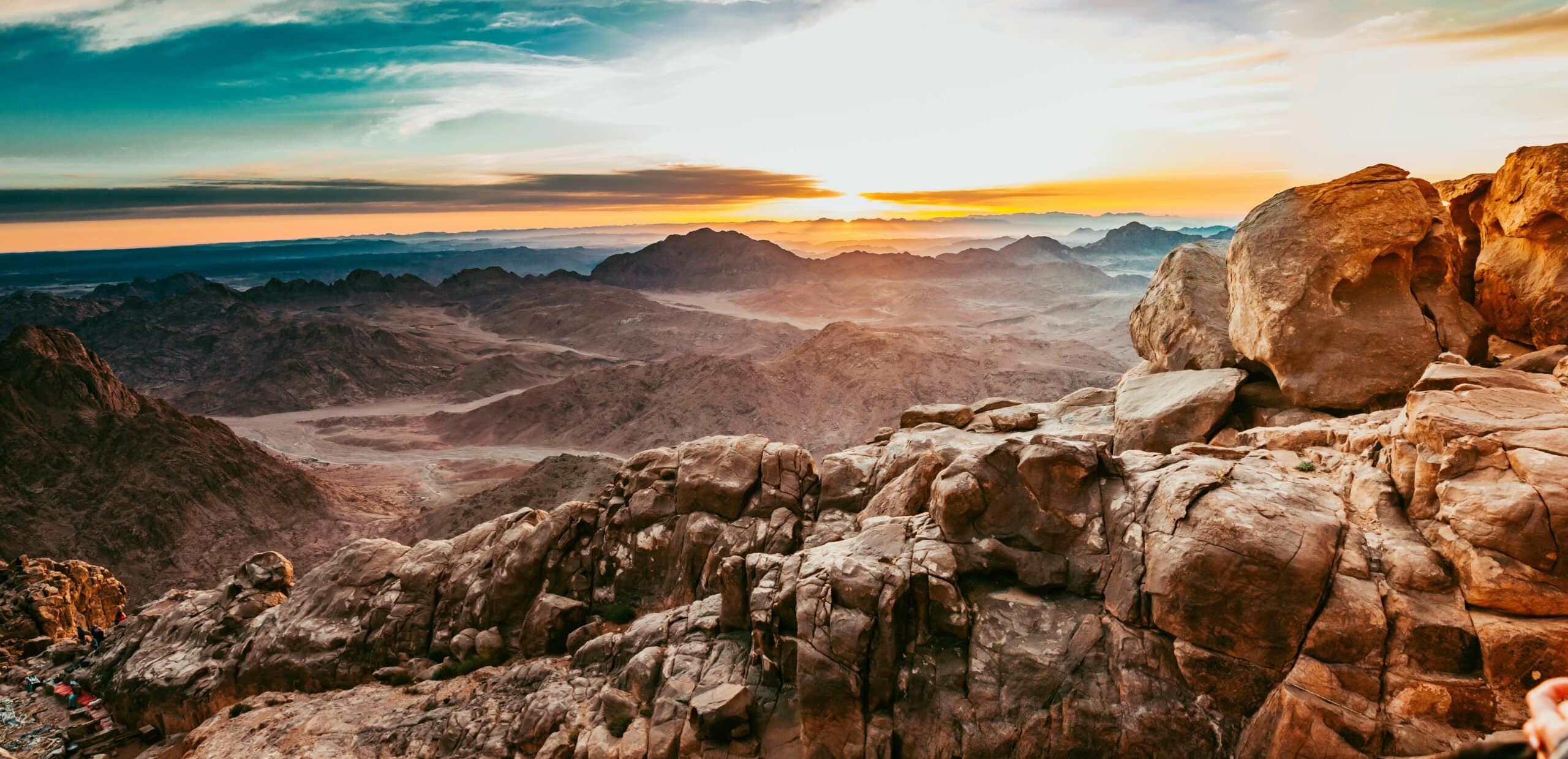 Grande Pirâmide, Monte Sinai e Monte das Oliveiras