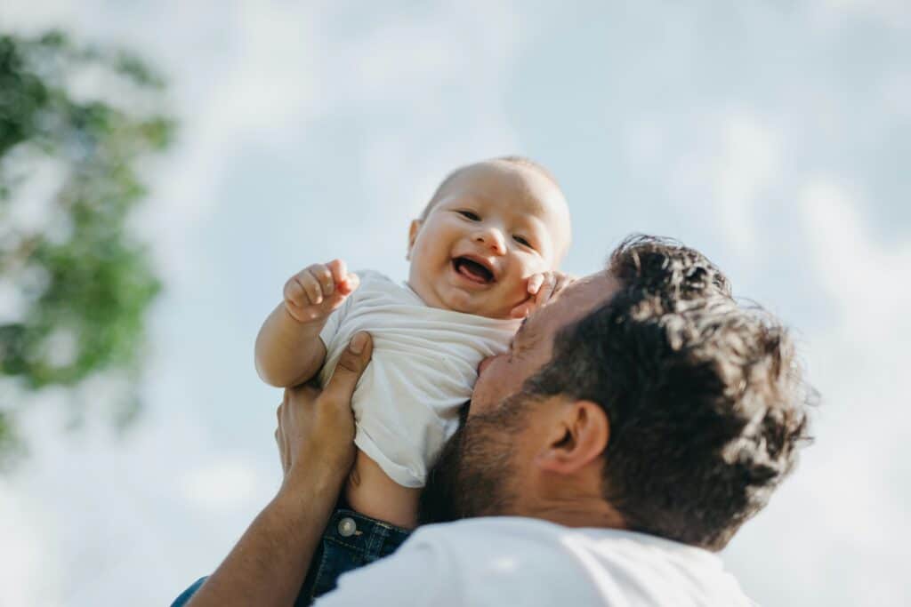 pai e bebê